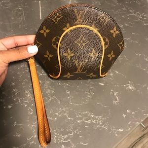 Luis Vuitton Mini Ellipse Monogram Canvas Wristlet